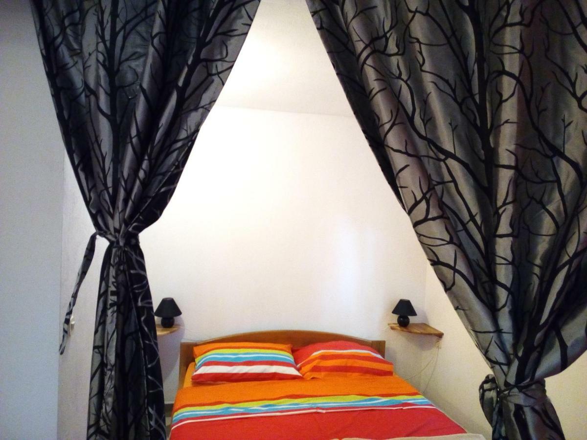 Studio Apartman Hrast Seline Zewnętrze zdjęcie