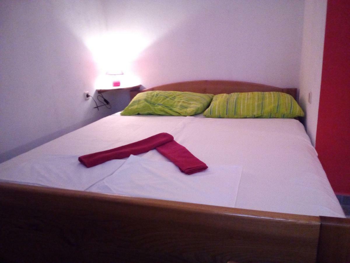 Studio Apartman Hrast Seline Zewnętrze zdjęcie